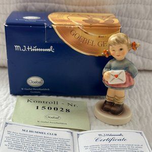 Porcelain Figurine Goebel Hummel " Messages of Love " #1313 Boxed 2050/A 1997